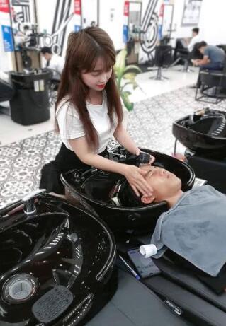 ASMR中文催眠洗头音频：温柔系主播小柔的沉浸式头皮护理[MP3/320kbps]