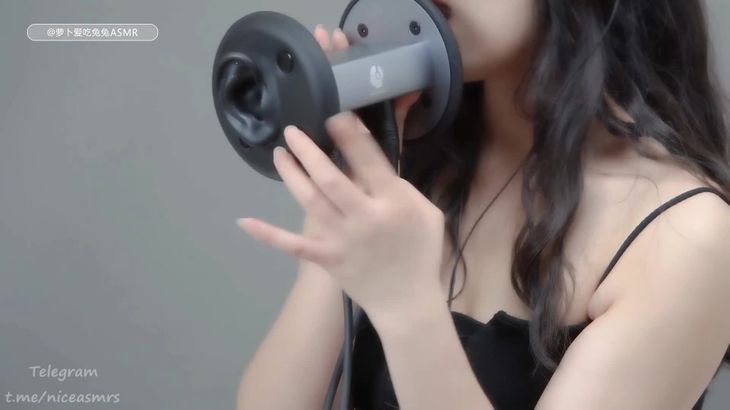 ASMR萝卜爱吃兔兔 舔耳福利4 ASMR萝卜爱吃兔兔 舔耳福利4