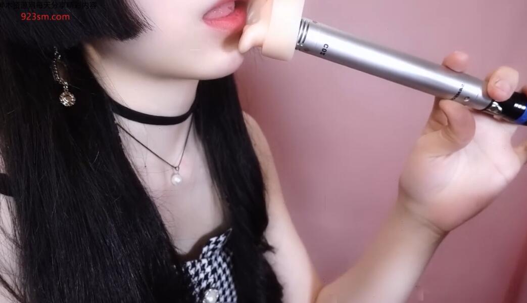 小羊喵舰长-近距离的小舌头